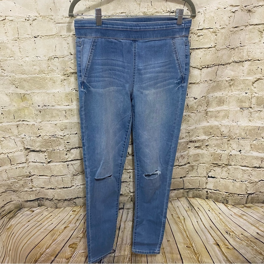 New York & Company Pull On Stretch Knee Hole Skinny Jeans
